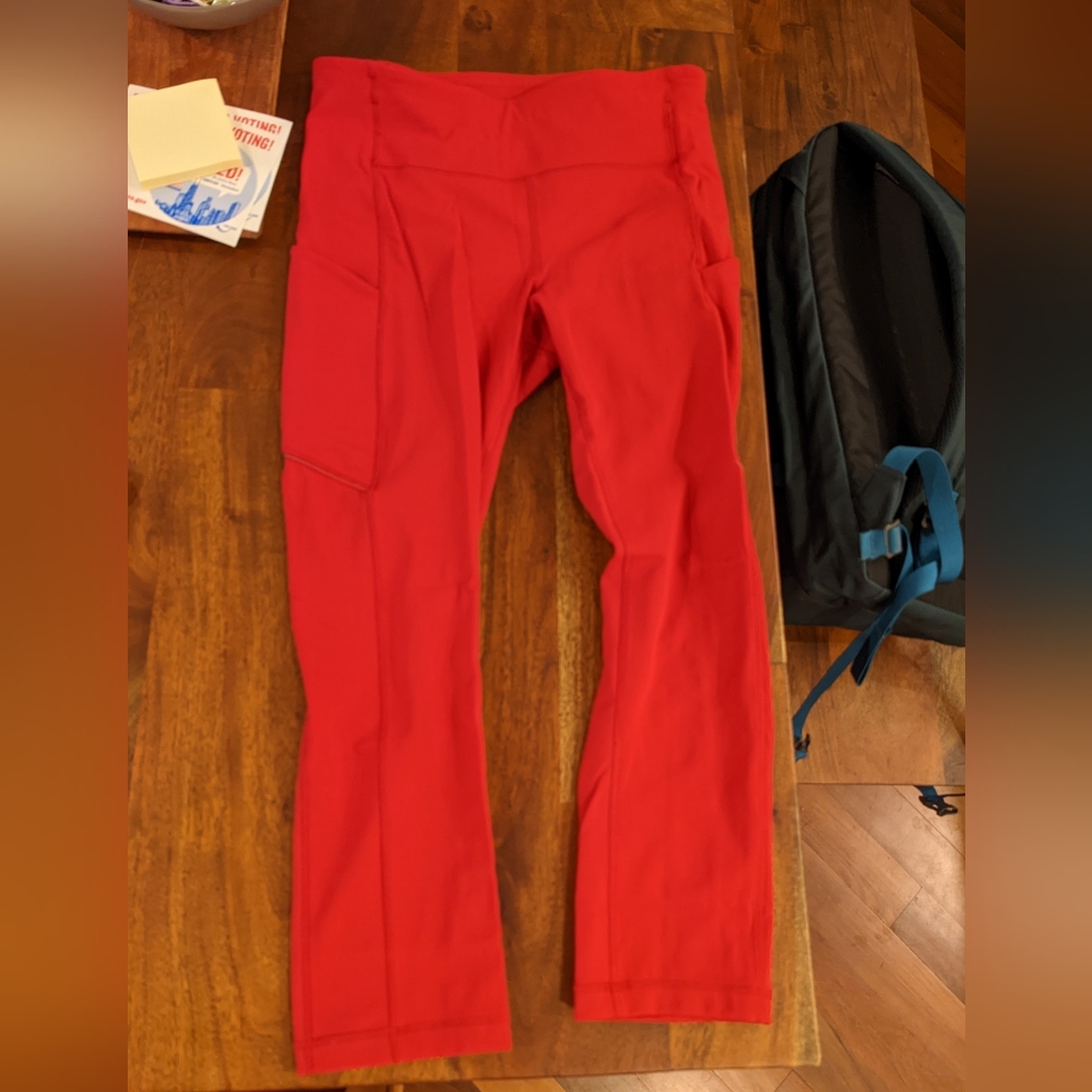 Lululemon crop size 6 red leggings
